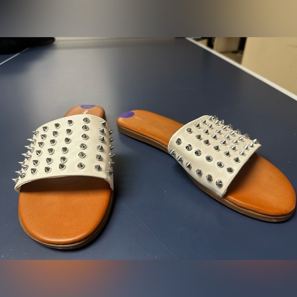 Madden Girl Women’s sandals with silver studs (size 8 1/2) - Picture 2 of 9